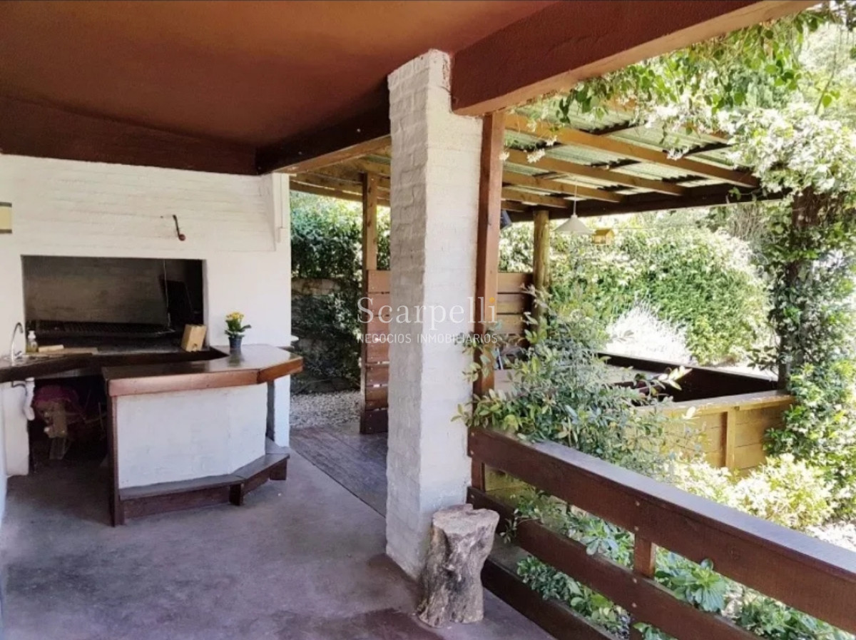 Casa ID.11464 - Precioso Chalet 1 planta Zona Colegios a mts de Av. Italia y toda la locomoción. Inmejorable entorno