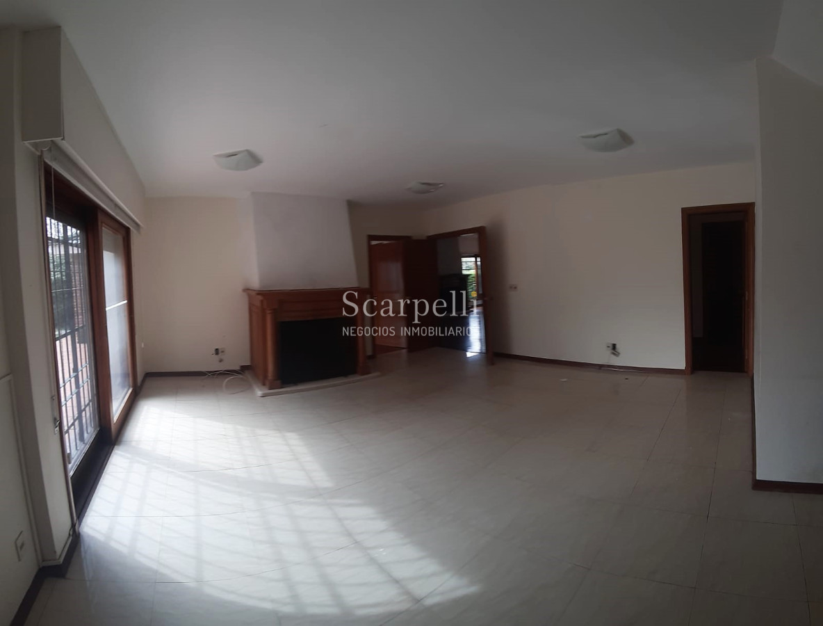 Casa ID.12210 - Imponente chalet con más de 500 m2 edificados con implacable seguridad y luminosidad. Ideal Instituto o Residencial