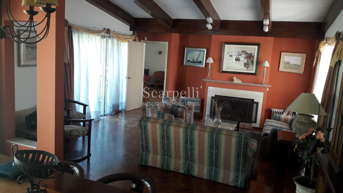 Casa ID.12404 - Importante Casa sobre Alberdi Ideal Empresas o Residencial