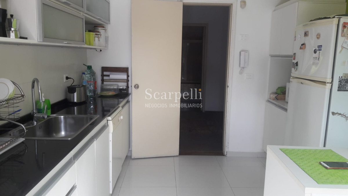 Casa ID.12404 - Importante Casa sobre Alberdi Ideal Empresas o Residencial