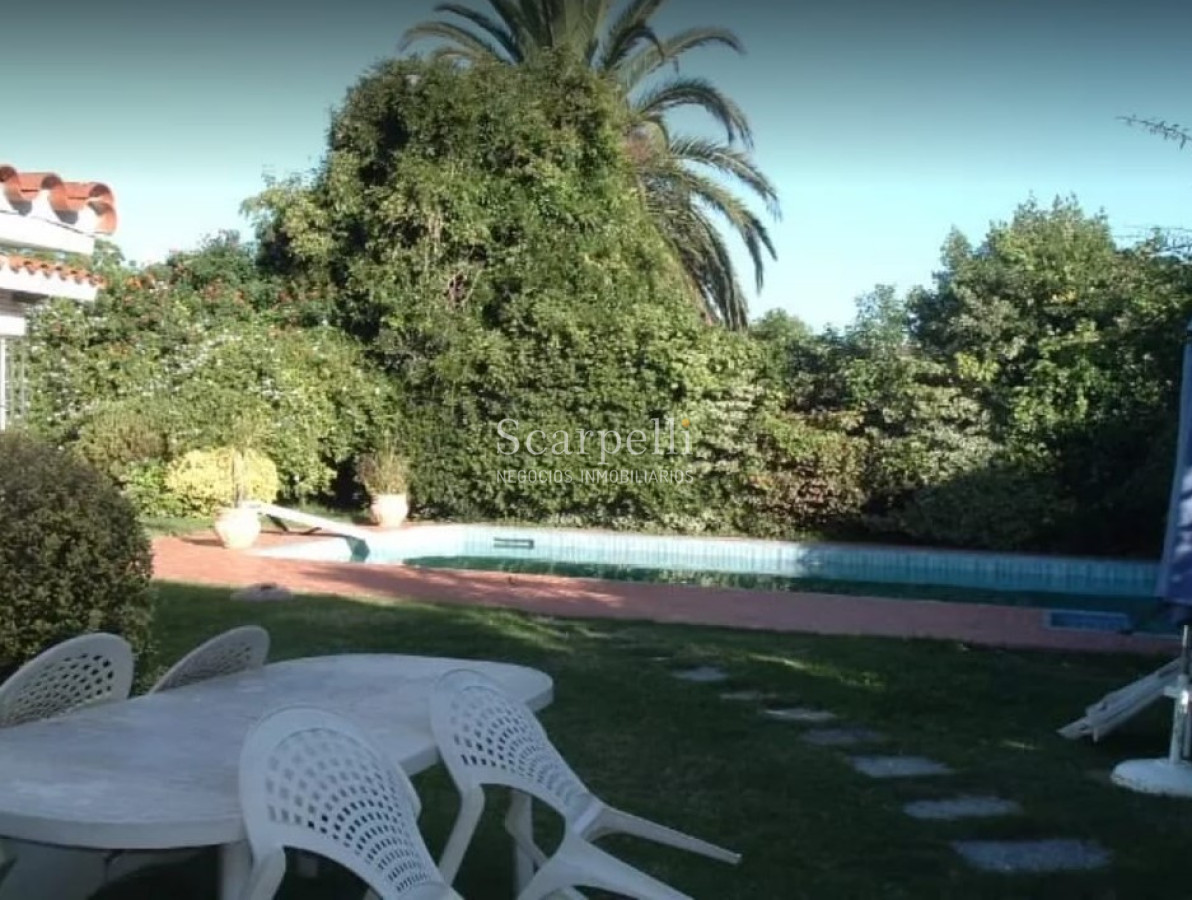 Casa ID.12404 - Importante Casa sobre Alberdi Ideal Empresas o Residencial