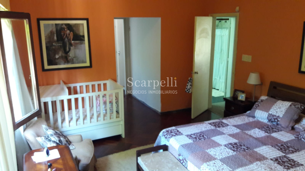 Casa ID.12404 - Importante Casa sobre Alberdi Ideal Empresas o Residencial