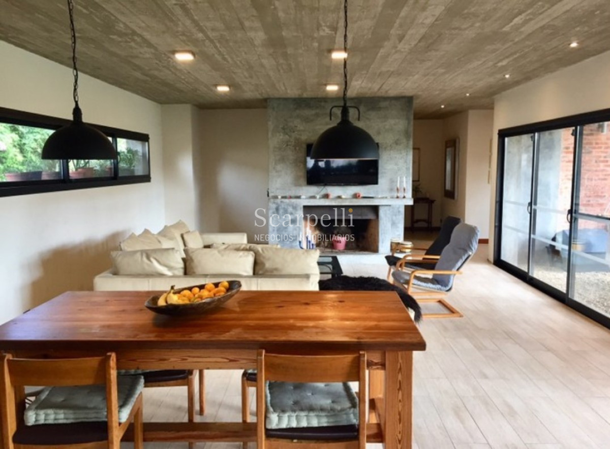 Casa ID.12487 - Sólida Construcción tradicional en Excelente Barrio Privado de Punta del Este con estupendo parquizado