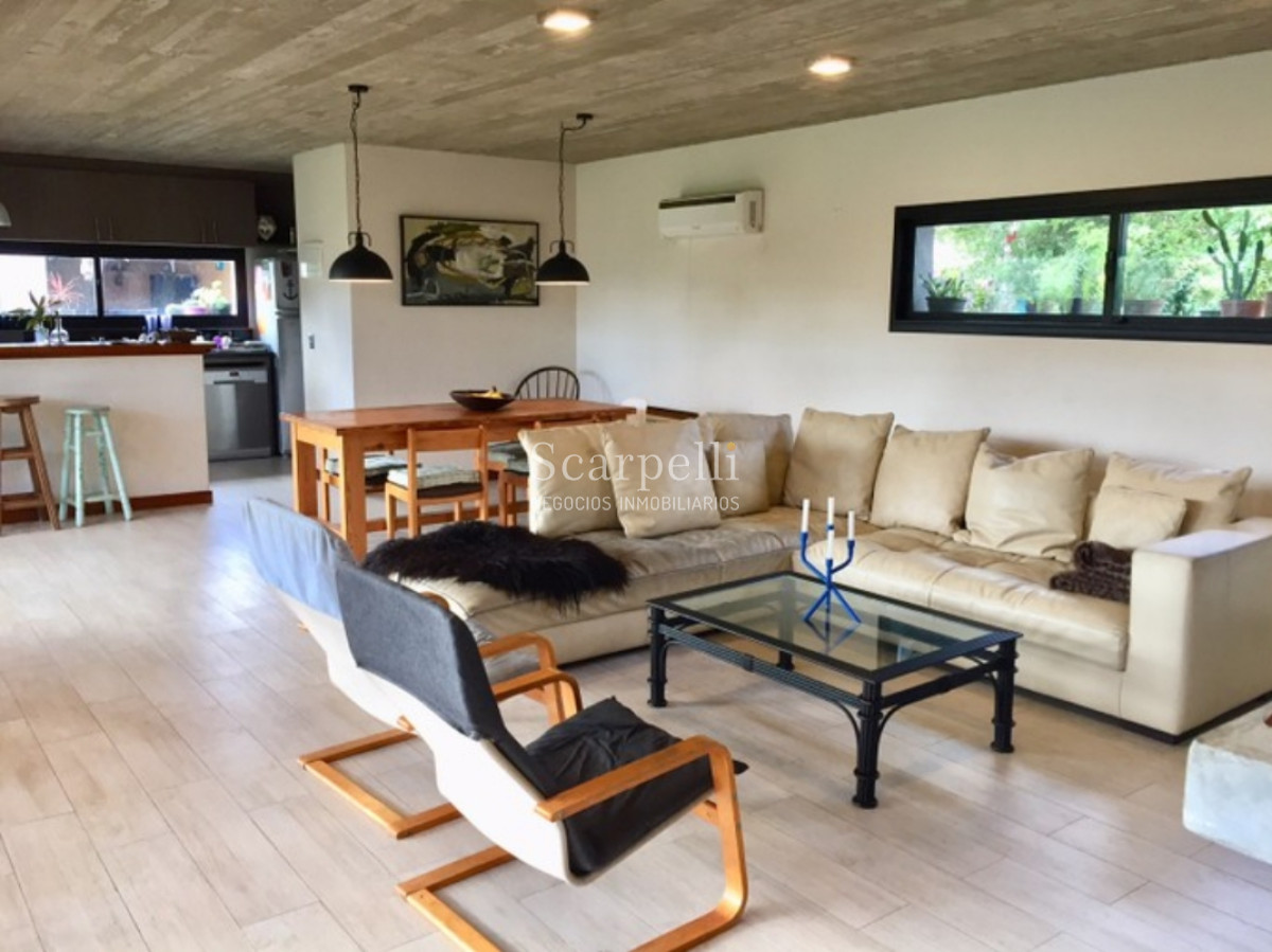 Casa ID.12487 - Sólida Construcción tradicional en Excelente Barrio Privado de Punta del Este con estupendo parquizado