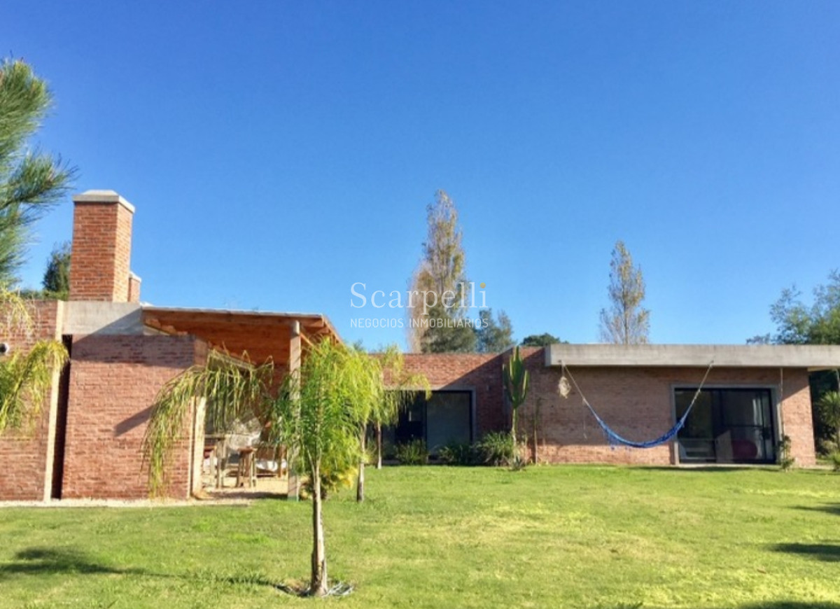 Casa ID.12487 - Sólida Construcción tradicional en Excelente Barrio Privado de Punta del Este con estupendo parquizado
