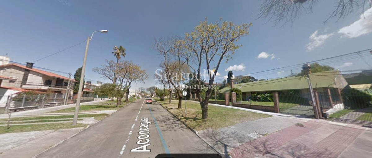 Casa ID.12510 - Terreno exclusivo en Malvín con 30 mts de frente proximo a la Rambla y al Parque Baroffio.-