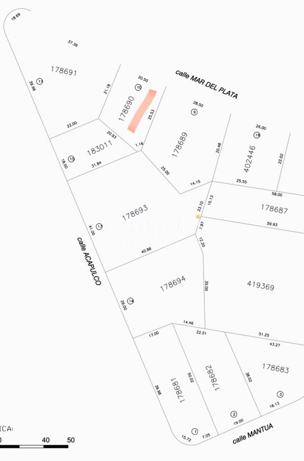 Casa ID.12722 - Importante Esquina en el 2do. Centro Comercial de Carrasco Próximo Rambla.- Ideal Reciclar en Locales Comerciales & Propiedad Horizontal.-