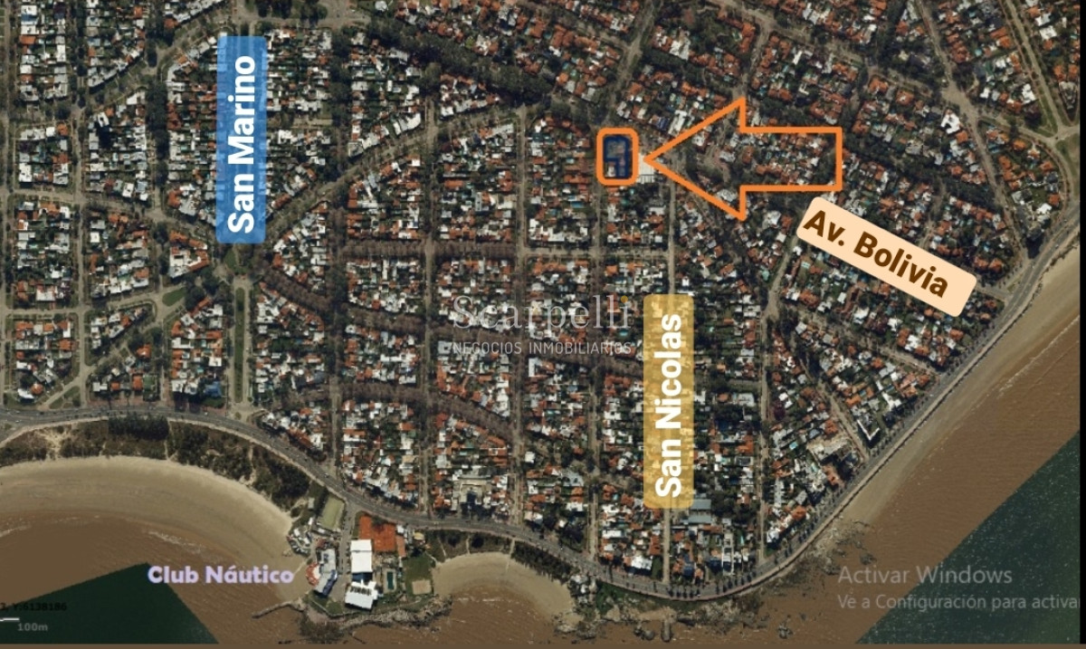 Casa ID.12722 - Importante Esquina en el 2do. Centro Comercial de Carrasco Próximo Rambla.- Ideal Reciclar en Locales Comerciales & Propiedad Horizontal.-