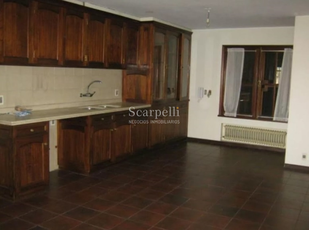 Casa ID.13124 - Importante Esquina  muy Próximo al Centro Comercial de Carrasco Arocena y Carlos Sáez