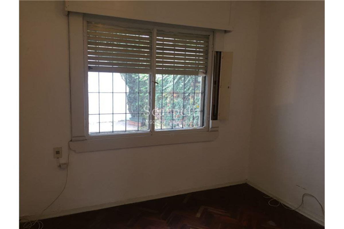 Casa ID.13251 - Venta 2 Casas Carrasco con Renta Blanes Viale proximo Bolivia y Plaza Thays