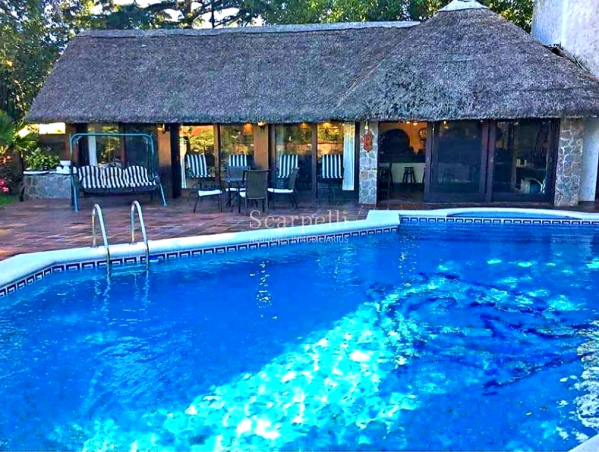 Casa ID.13364 - Magnífica residencia con más de 300 m2 edificados en una planta próximo a Lawn Tennis