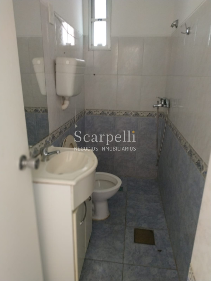 Casa ID.13574 - Prolijo Duplex Proximo Arocena con Escritorio o 4to. Dormitorio y Fondo Verde con Parrillero