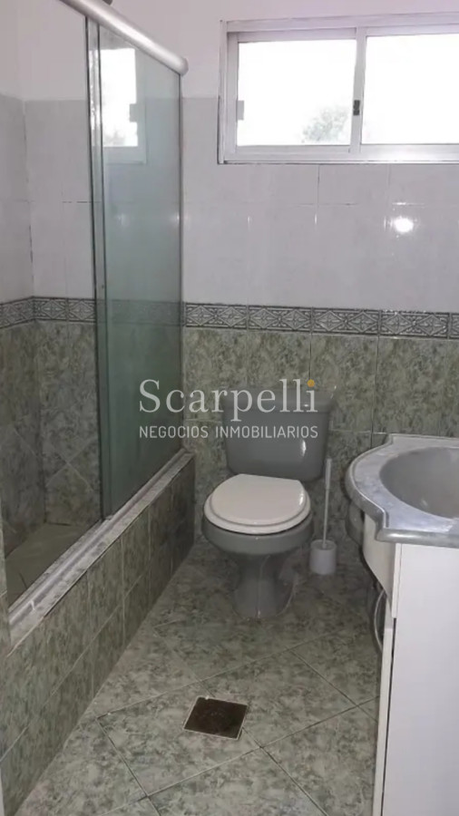 Casa ID.13574 - Prolijo Duplex Proximo Arocena con Escritorio o 4to. Dormitorio y Fondo Verde con Parrillero