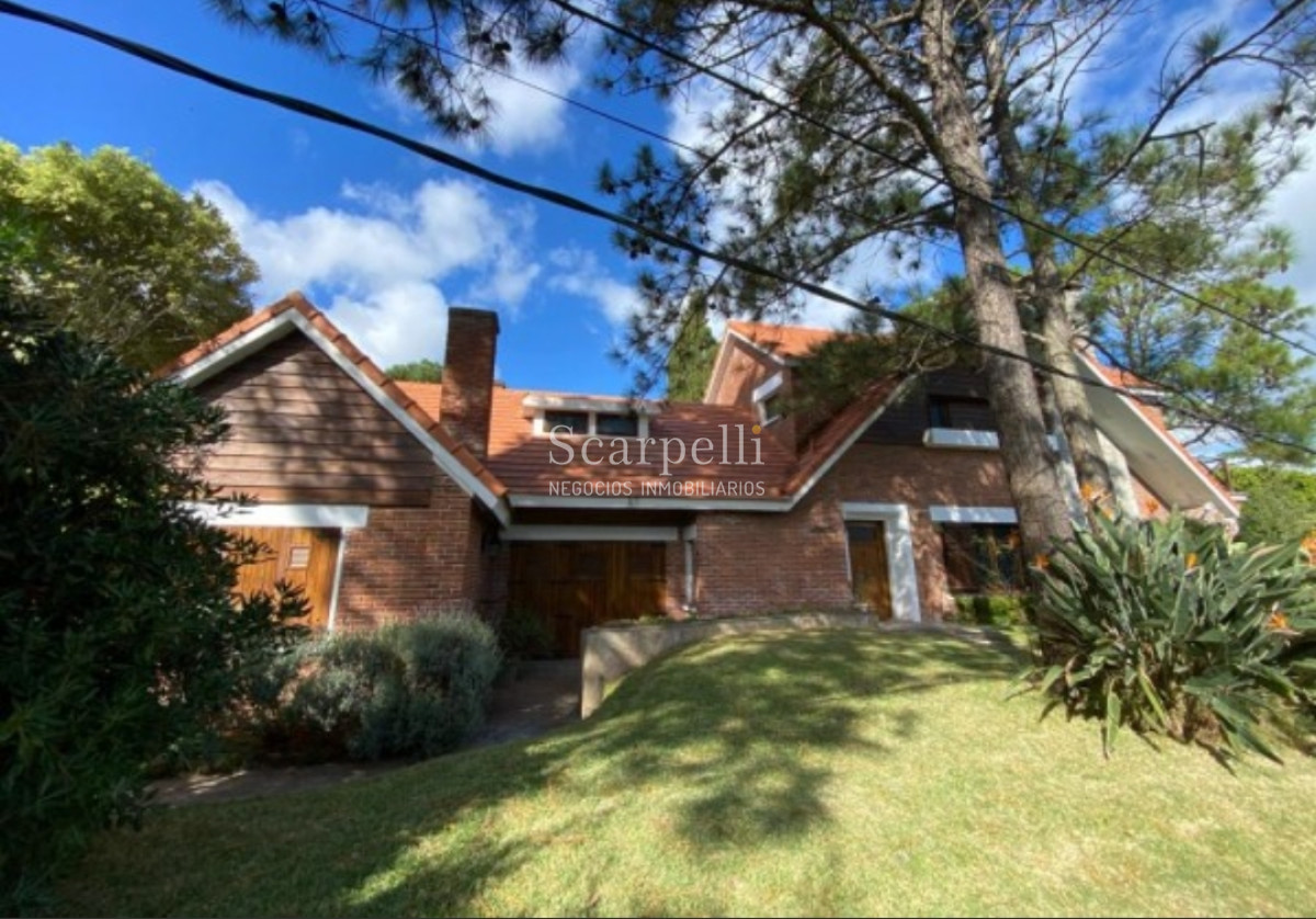 Casa ID.13602 - Relevante Chalet Parada 15 Mansa en 1000 m2 de terreno y 400 mts. edificados a tan solo 150 mts.  de la playa
