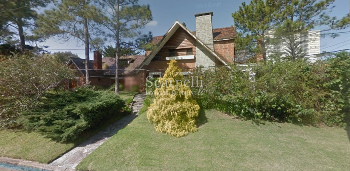 Casa ID.13602 - Relevante Chalet Parada 15 Mansa en 1000 m2 de terreno y 400 mts. edificados a tan solo 150 mts.  de la playa