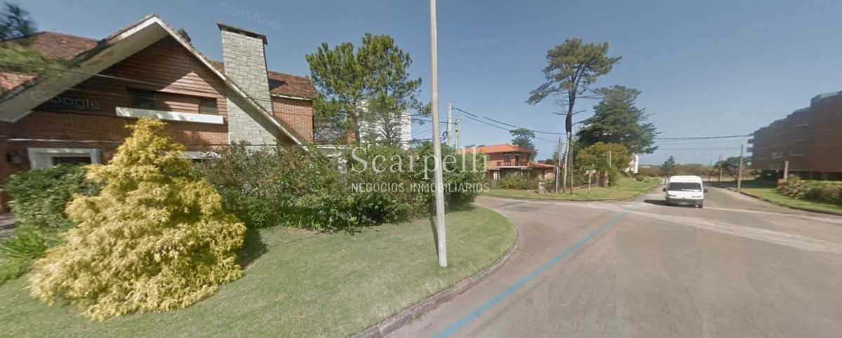 Casa ID.13602 - Relevante Chalet Parada 15 Mansa en 1000 m2 de terreno y 400 mts. edificados a tan solo 150 mts.  de la playa