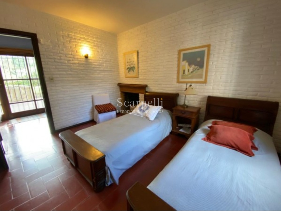 Casa ID.13602 - Relevante Chalet Parada 15 Mansa en 1000 m2 de terreno y 400 mts. edificados a tan solo 150 mts.  de la playa
