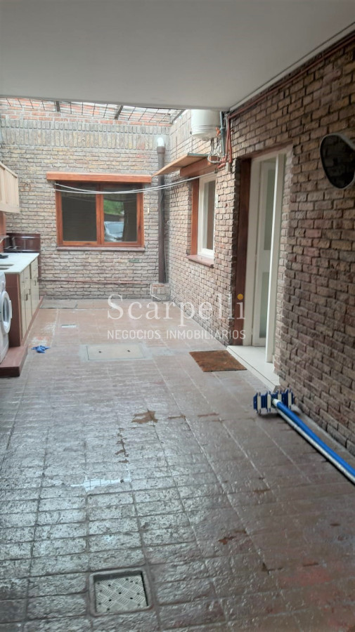 Casa ID.13693 - Horacio Quiroga: Impecable Chalet próximo Arocena & Alte. Harwood.-