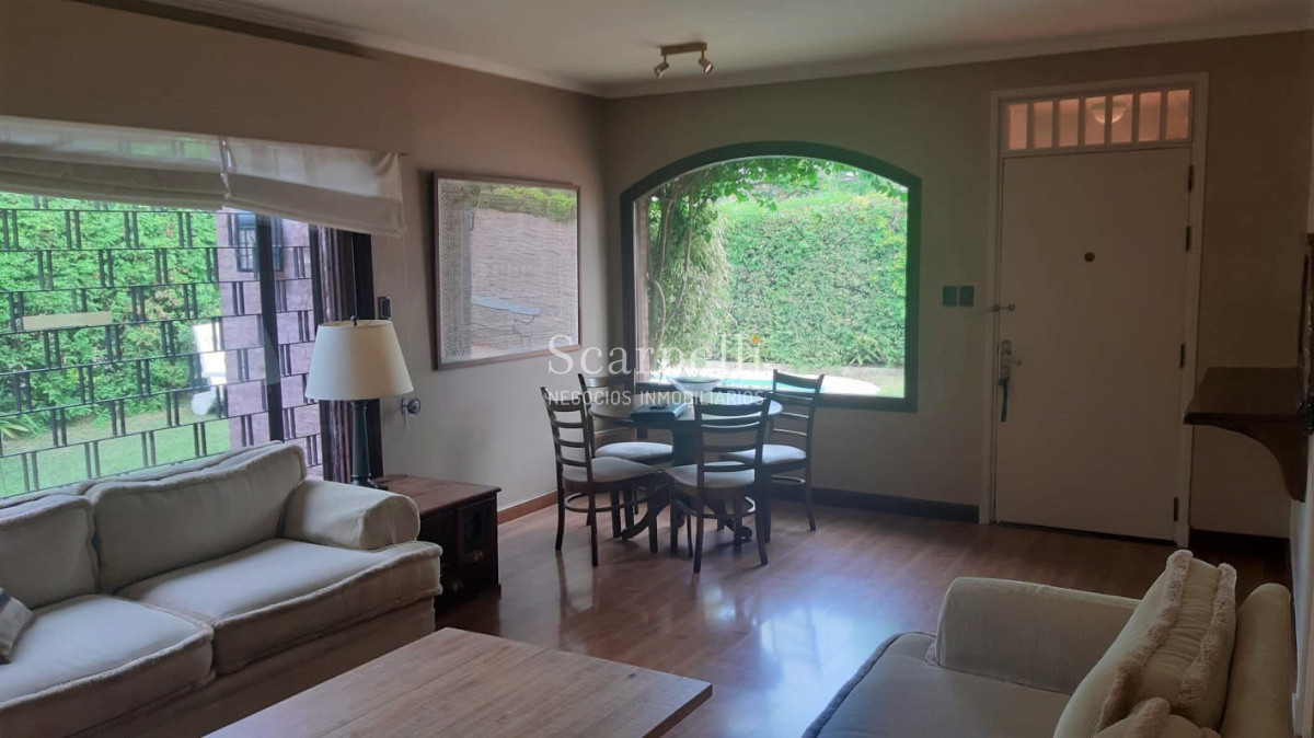 Casa ID.13693 - Horacio Quiroga: Impecable Chalet próximo Arocena & Alte. Harwood.-