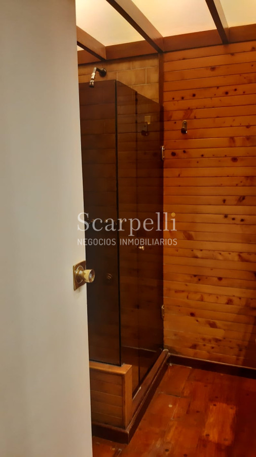 Casa ID.13693 - Horacio Quiroga: Impecable Chalet próximo Arocena & Alte. Harwood.-