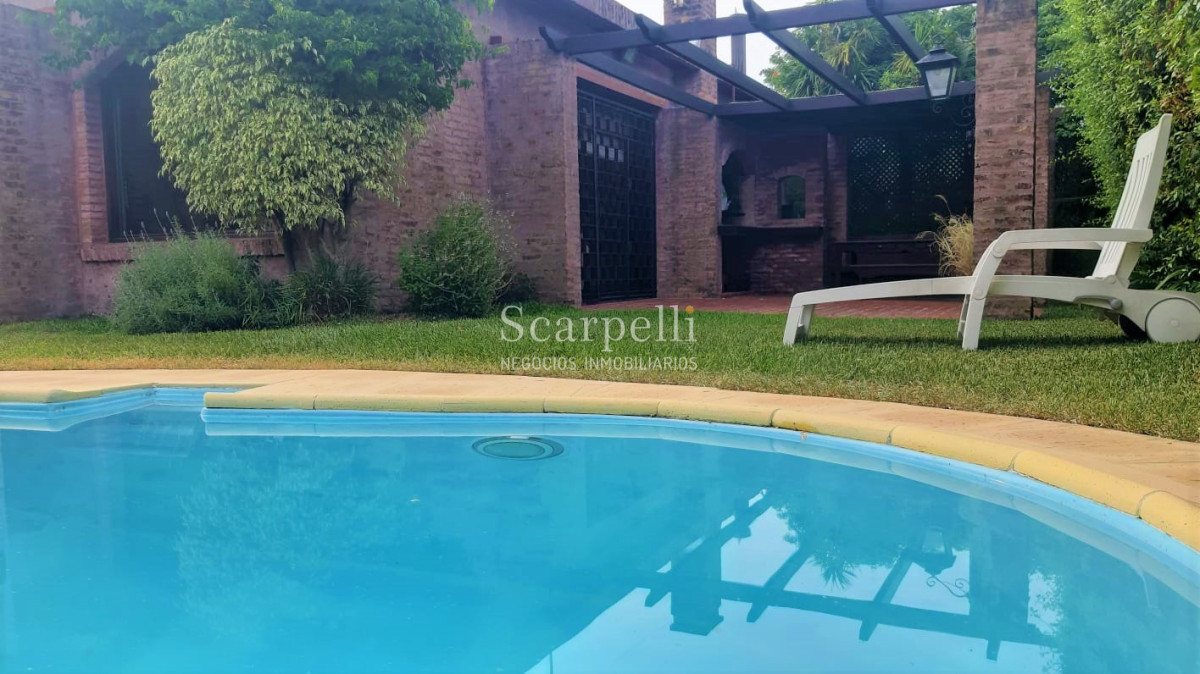 Casa ID.13693 - Horacio Quiroga: Impecable Chalet próximo Arocena & Alte. Harwood.-