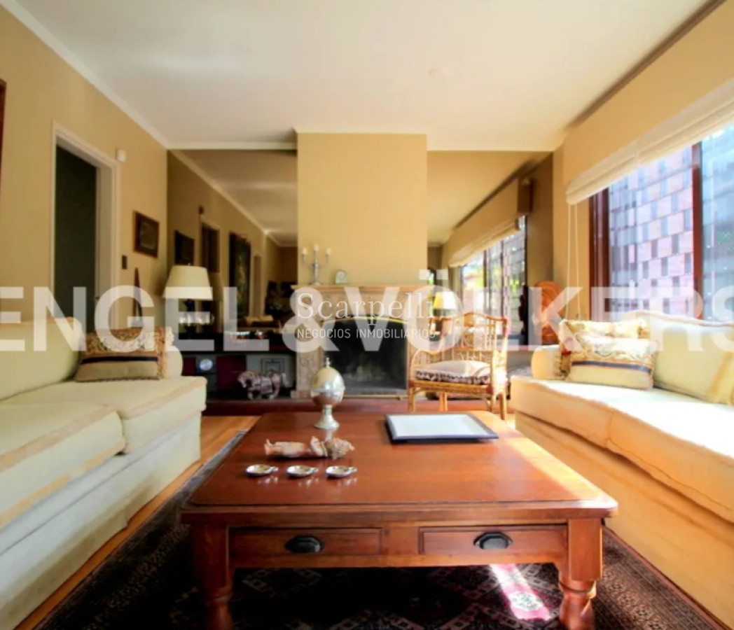 Casa ID.13693 - Horacio Quiroga: Impecable Chalet próximo Arocena & Alte. Harwood.-