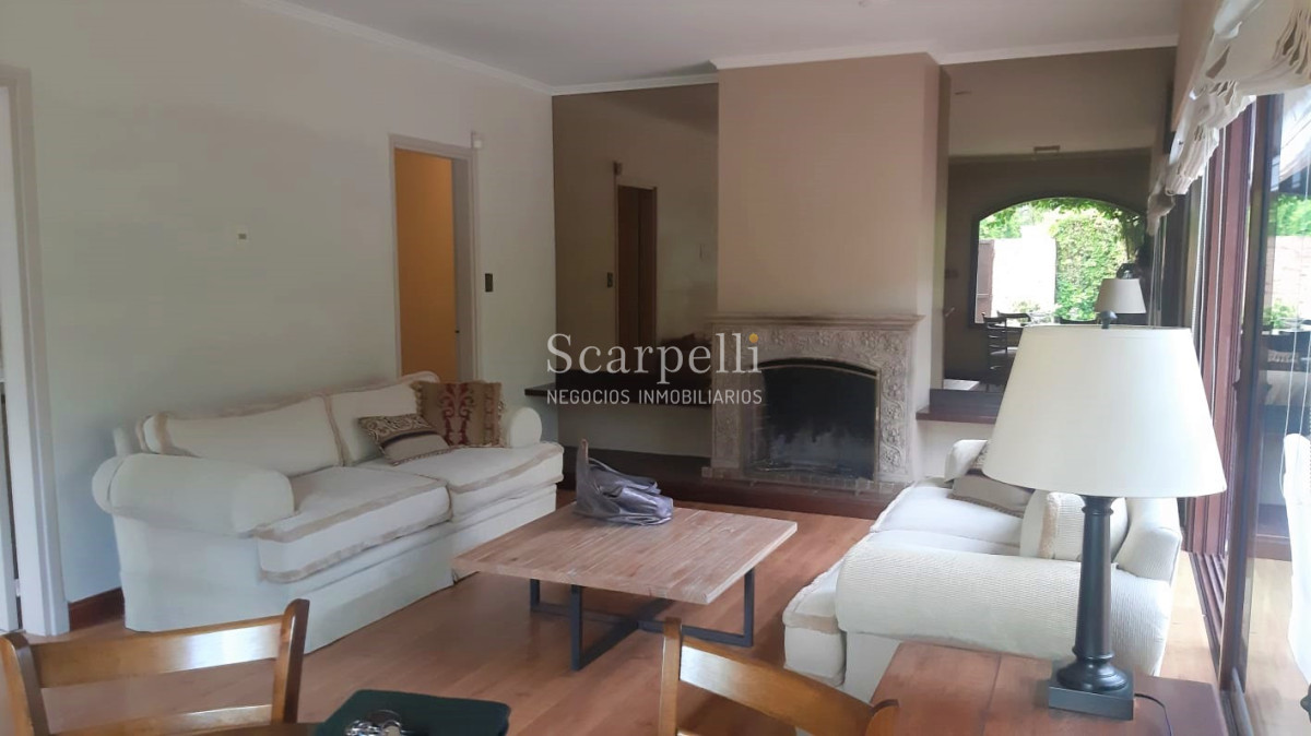 Casa ID.13693 - Horacio Quiroga: Impecable Chalet próximo Arocena & Alte. Harwood.-