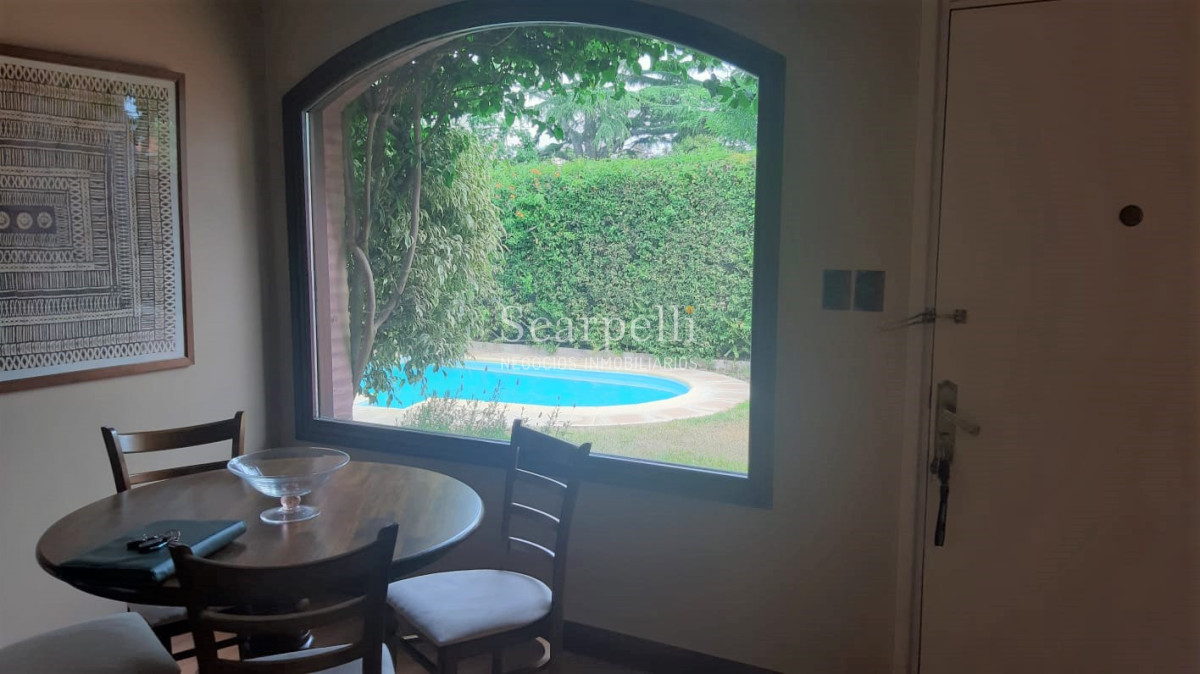 Casa ID.13693 - Horacio Quiroga: Impecable Chalet próximo Arocena & Alte. Harwood.-