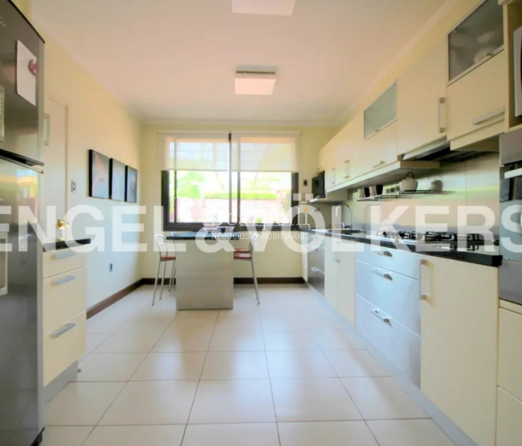 Casa ID.13693 - Horacio Quiroga: Impecable Chalet próximo Arocena & Alte. Harwood.-