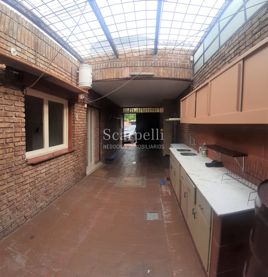 Casa ID.13693 - Horacio Quiroga: Impecable Chalet próximo Arocena & Alte. Harwood.-