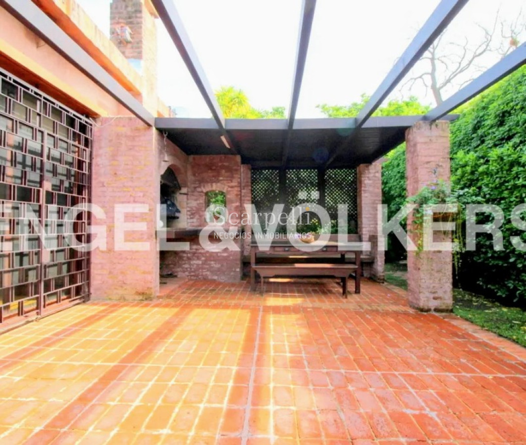 Casa ID.13693 - Horacio Quiroga: Impecable Chalet próximo Arocena & Alte. Harwood.-