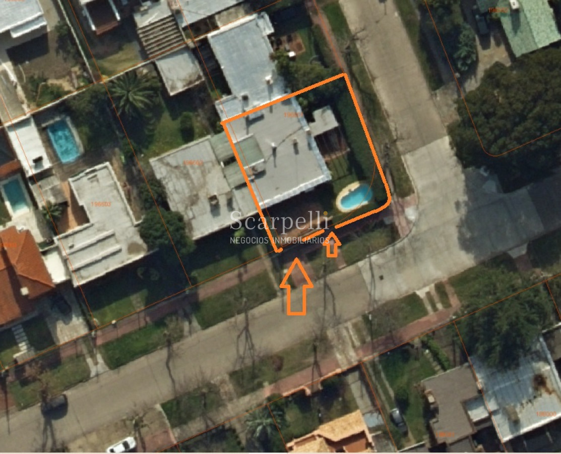 Casa ID.13693 - Horacio Quiroga: Impecable Chalet próximo Arocena & Alte. Harwood.-