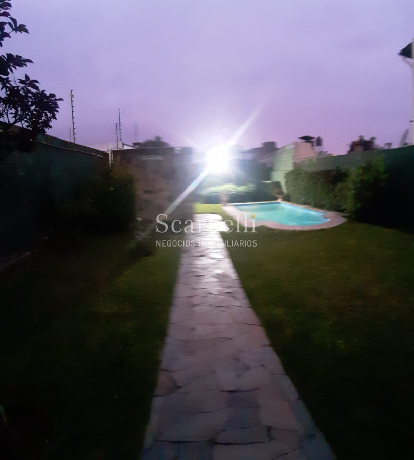 Casa ID.13955 - Coimbra Padrón Único 1 planta gran estar comedor con estufa a leña &  precioso fondo con Piscina.-