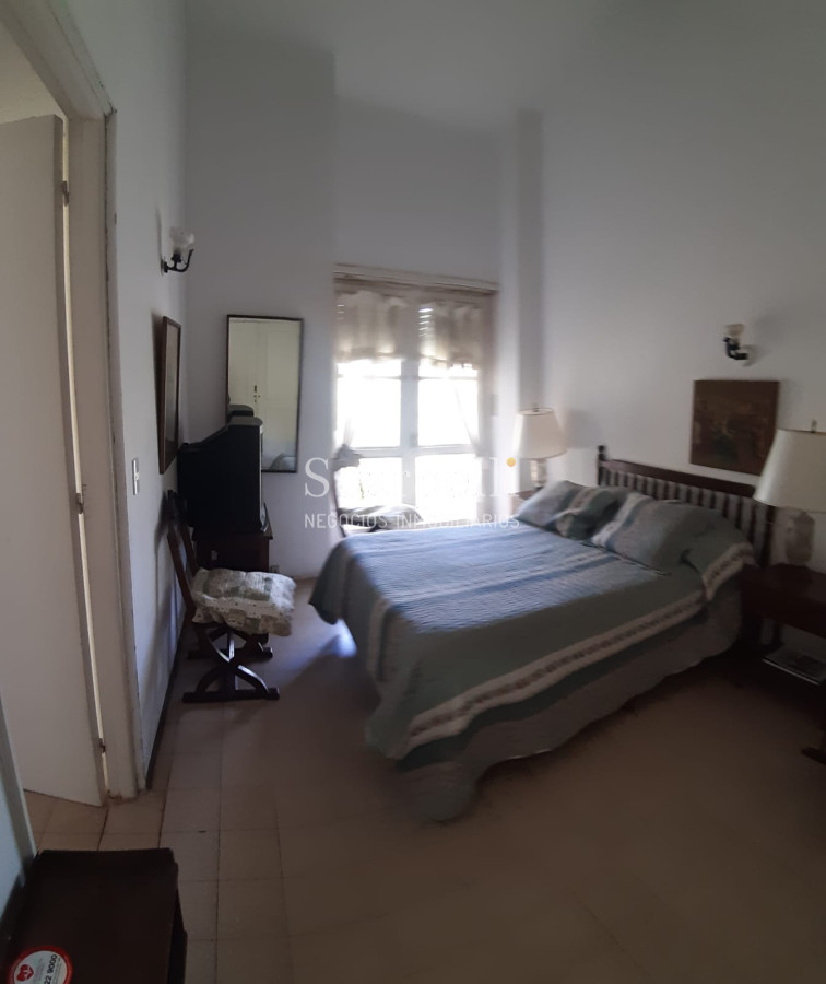 Casa ID.14513 - San Rafael :Excelente Chalet de Tejas Coloniales Estilo Europeo en 1 planta y 1/2 en muy agradable entorno parquizado