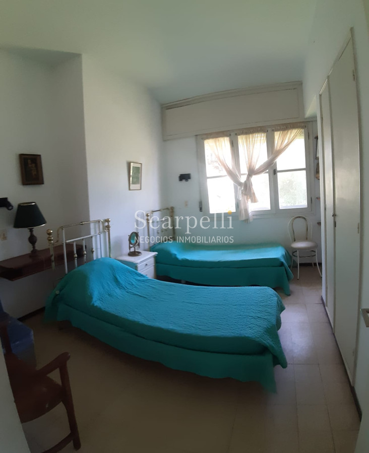 Casa ID.14513 - San Rafael :Excelente Chalet de Tejas Coloniales Estilo Europeo en 1 planta y 1/2 en muy agradable entorno parquizado