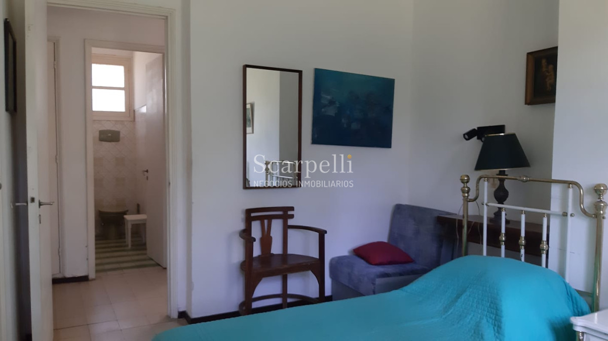 Casa ID.14513 - San Rafael :Excelente Chalet de Tejas Coloniales Estilo Europeo en 1 planta y 1/2 en muy agradable entorno parquizado