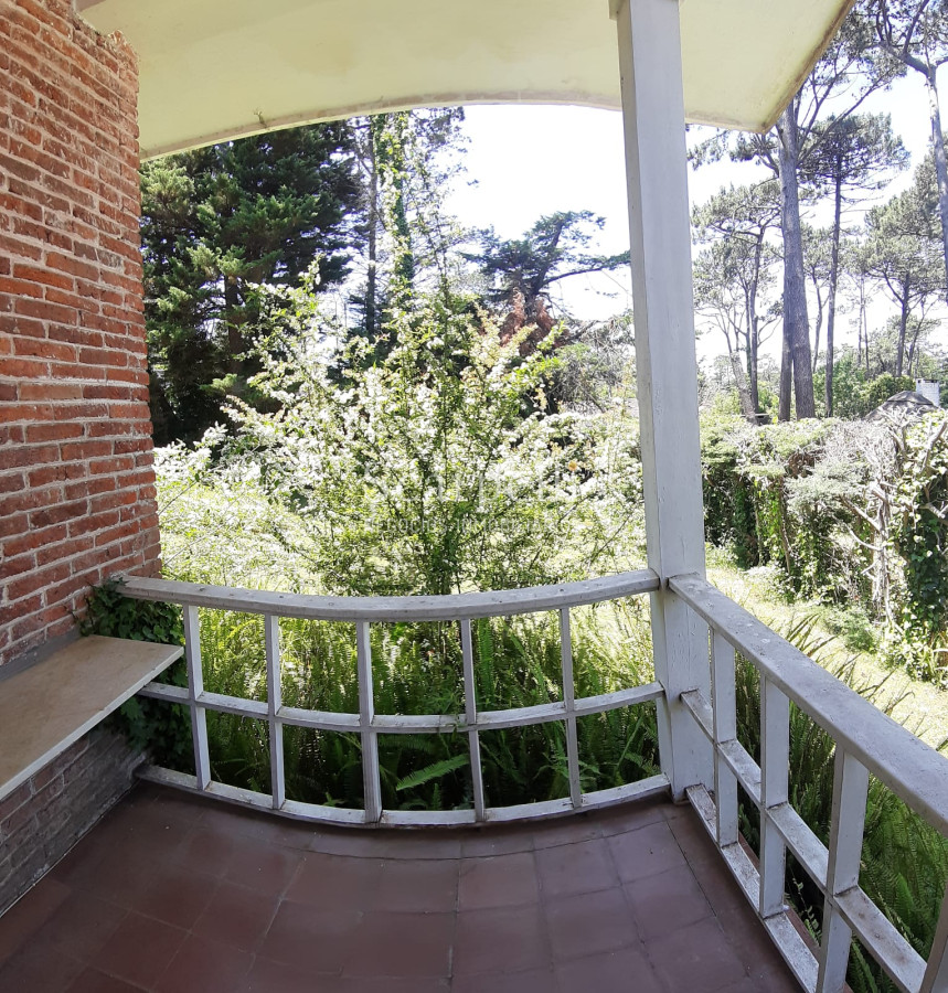 Casa ID.14513 - San Rafael :Excelente Chalet de Tejas Coloniales Estilo Europeo en 1 planta y 1/2 en muy agradable entorno parquizado