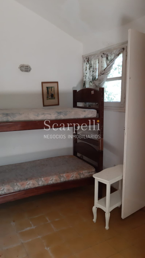 Casa ID.14513 - San Rafael :Excelente Chalet de Tejas Coloniales Estilo Europeo en 1 planta y 1/2 en muy agradable entorno parquizado