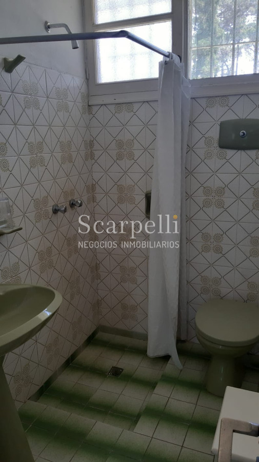 Casa ID.14513 - San Rafael :Excelente Chalet de Tejas Coloniales Estilo Europeo en 1 planta y 1/2 en muy agradable entorno parquizado