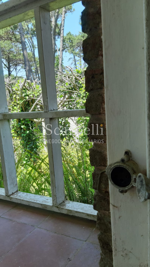 Casa ID.14513 - San Rafael :Excelente Chalet de Tejas Coloniales Estilo Europeo en 1 planta y 1/2 en muy agradable entorno parquizado