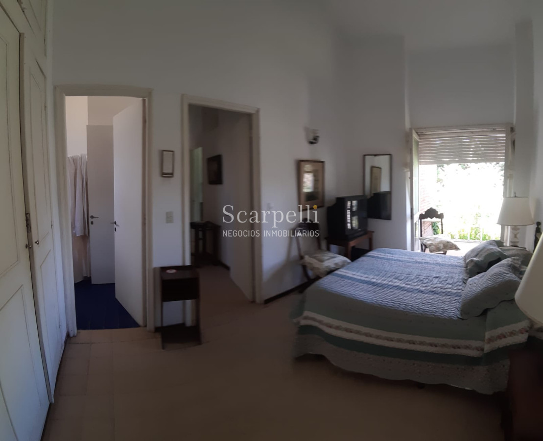 Casa ID.14513 - San Rafael :Excelente Chalet de Tejas Coloniales Estilo Europeo en 1 planta y 1/2 en muy agradable entorno parquizado