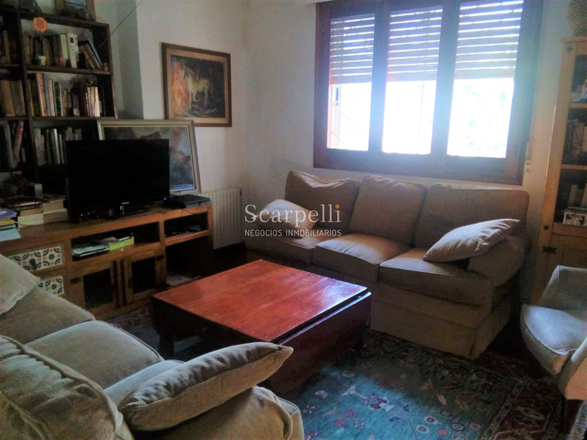 Casa ID.14532 - Propiedad Horizontal de Bajos con gran fondo verde 2 dormitorios 2 baños barbacoa + garage Todo a nuevo.-