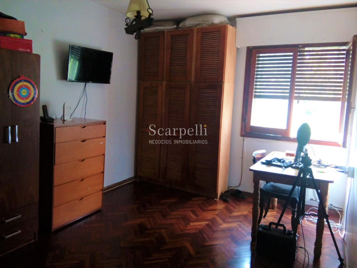 Casa ID.14532 - Propiedad Horizontal de Bajos con gran fondo verde 2 dormitorios 2 baños barbacoa + garage Todo a nuevo.-