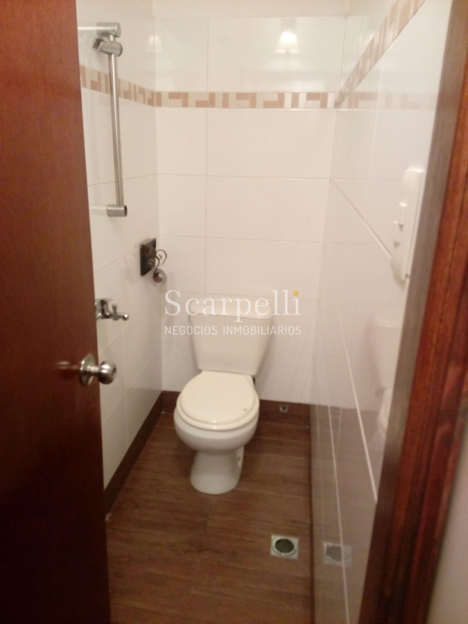 Casa ID.14532 - Propiedad Horizontal de Bajos con gran fondo verde 2 dormitorios 2 baños barbacoa + garage Todo a nuevo.-