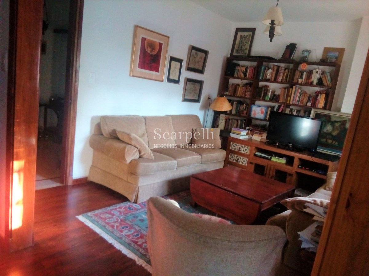 Casa ID.14532 - Propiedad Horizontal de Bajos con gran fondo verde 2 dormitorios 2 baños barbacoa + garage Todo a nuevo.-