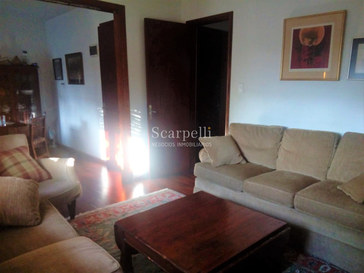 Casa ID.14532 - Propiedad Horizontal de Bajos con gran fondo verde 2 dormitorios 2 baños barbacoa + garage Todo a nuevo.-