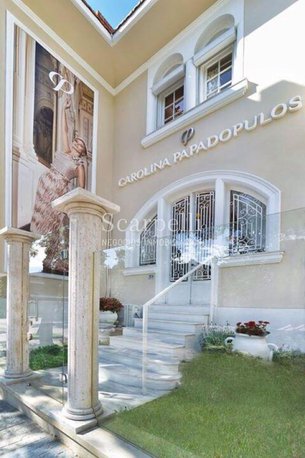 Casa ID.14582 - Prox Shopping Punta Carretas Residencia de Categoría y Estilo en Optimo estado de conservación y mantenimiento Ideal Empresa u opciones múltiples.-