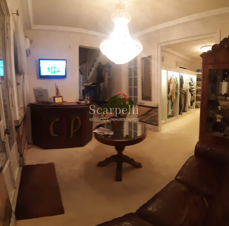 Casa ID.14582 - Prox Shopping Punta Carretas Residencia de Categoría y Estilo en Optimo estado de conservación y mantenimiento Ideal Empresa u opciones múltiples.-