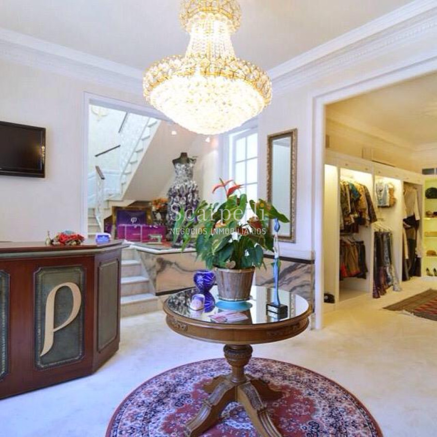 Casa ID.14582 - Prox Shopping Punta Carretas Residencia de Categoría y Estilo en Optimo estado de conservación y mantenimiento Ideal Empresa u opciones múltiples.-