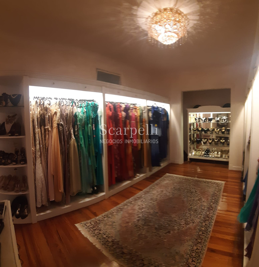 Casa ID.14582 - Prox Shopping Punta Carretas Residencia de Categoría y Estilo en Optimo estado de conservación y mantenimiento Ideal Empresa u opciones múltiples.-
